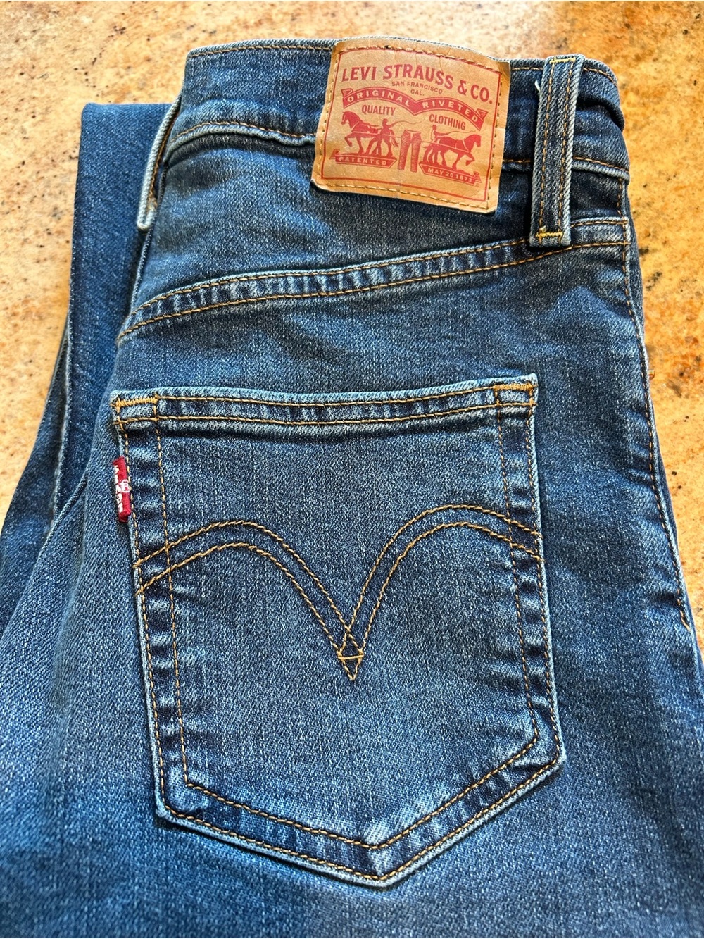 Women’s Levi’s Ribcage Straight Ankle Denim Jeans. 27”x27” Button Fly